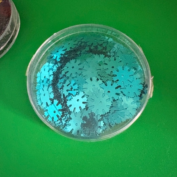 Multicolored Shaped Glitter - 7 0.5 oz containers plus 0.2 oz - Picture 6 of 10